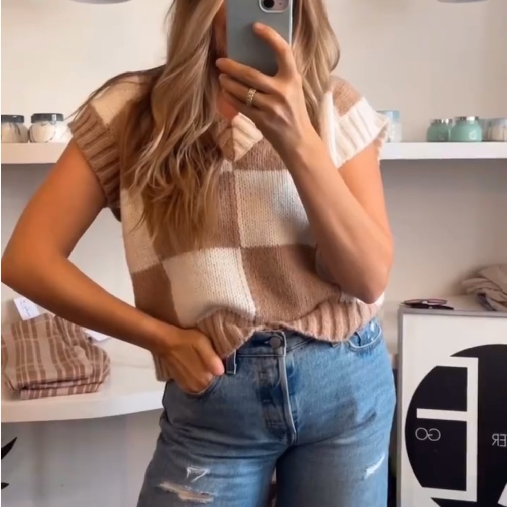 Sweater vest